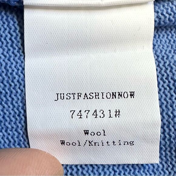 Just Fashion Now Wool Knit Blue White Scalloped Sweater, Sz Medium - Picture 10 of 12